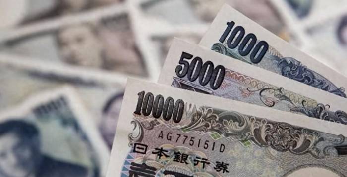 Japan Gov't Bonds Crash, Asian Currencies at Risk!