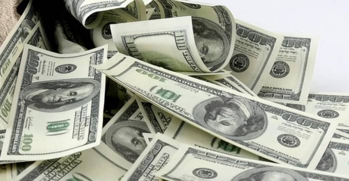 Fed Cuts Rates, China & Japan Lead US Debt Sell-Off